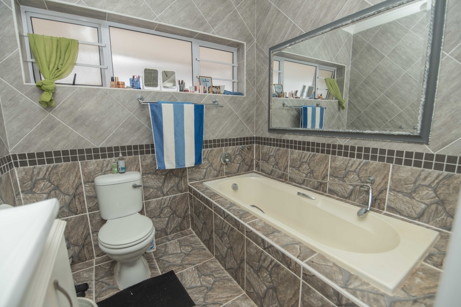 4 Bedroom Property for Sale in Humewood Eastern Cape